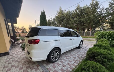 KIA Carnival III, 2019 год, 2 700 000 рублей, 4 фотография
