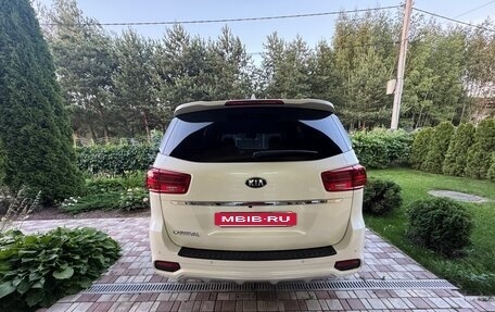 KIA Carnival III, 2019 год, 2 700 000 рублей, 5 фотография