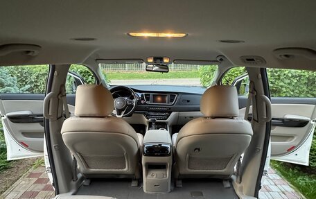 KIA Carnival III, 2019 год, 2 700 000 рублей, 22 фотография