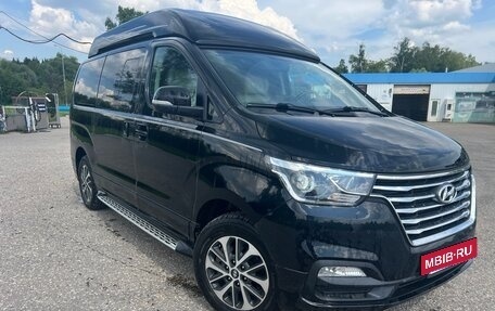 Hyundai Grand Starex Grand Starex I рестайлинг 2, 2019 год, 4 300 000 рублей, 2 фотография
