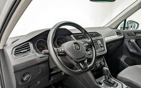 Volkswagen Tiguan II, 2018 год, 2 323 000 рублей, 16 фотография