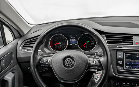 Volkswagen Tiguan II, 2018 год, 2 323 000 рублей, 21 фотография
