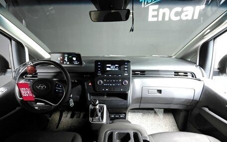 Hyundai Staria, 2021 год, 1 890 000 рублей, 8 фотография