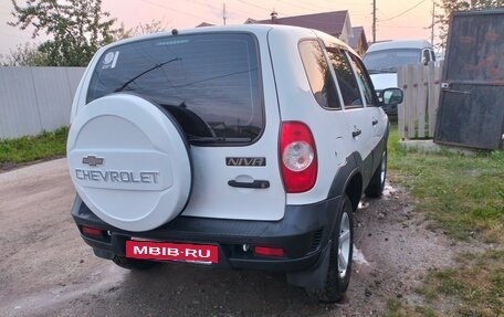 Chevrolet Niva I рестайлинг, 2019 год, 800 000 рублей, 2 фотография