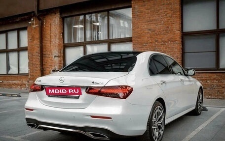 Mercedes-Benz E-Класс, 2022 год, 4 240 000 рублей, 5 фотография