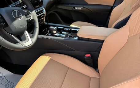 Lexus RX IV рестайлинг, 2025 год, 6 620 000 рублей, 7 фотография