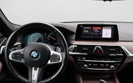 BMW 5 серия, 2018 год, 4 390 000 рублей, 14 фотография