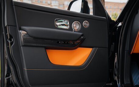Rolls-Royce Cullinan, 2025 год, 75 000 000 рублей, 13 фотография