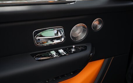 Rolls-Royce Cullinan, 2025 год, 75 000 000 рублей, 12 фотография