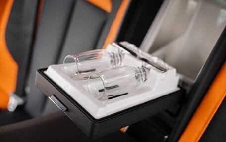 Rolls-Royce Cullinan, 2025 год, 75 000 000 рублей, 23 фотография