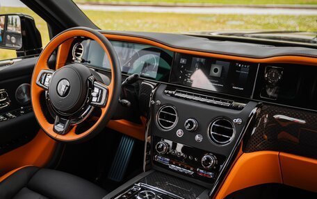 Rolls-Royce Cullinan, 2025 год, 75 000 000 рублей, 29 фотография