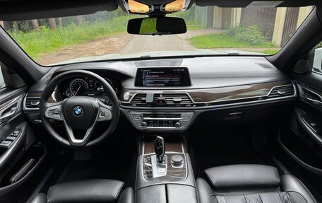 BMW 7 серия, 2016 год, 3 390 000 рублей, 19 фотография