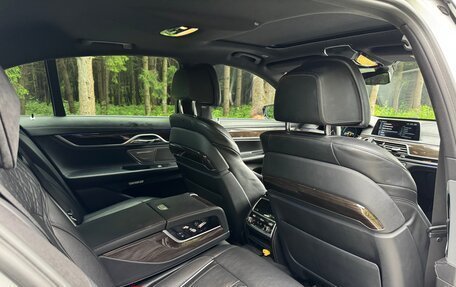BMW 7 серия, 2016 год, 3 390 000 рублей, 17 фотография