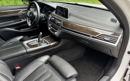 BMW 7 серия, 2016 год, 3 390 000 рублей, 18 фотография
