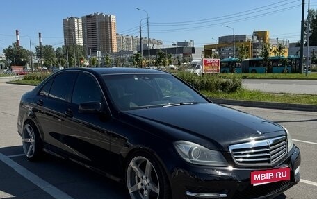 Mercedes-Benz C-Класс, 2012 год, 1 300 000 рублей, 1 фотография