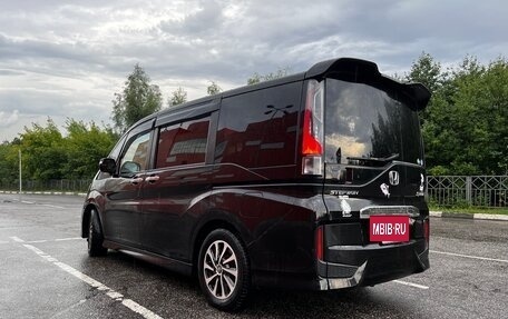 Honda Stepwgn IV, 2017 год, 1 850 000 рублей, 3 фотография
