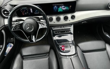 Mercedes-Benz E-Класс, 2021 год, 2 890 000 рублей, 21 фотография