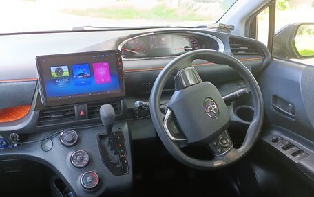 Toyota Sienta II, 2022 год, 1 555 000 рублей, 6 фотография
