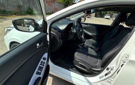 Hyundai Solaris II рестайлинг, 2015 год, 914 000 рублей, 10 фотография