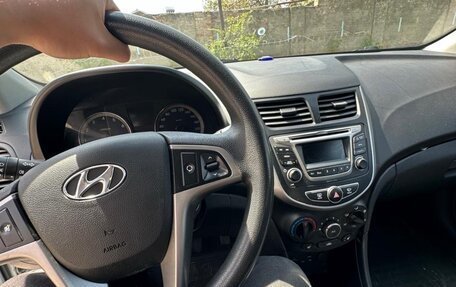 Hyundai Solaris II рестайлинг, 2015 год, 914 000 рублей, 9 фотография