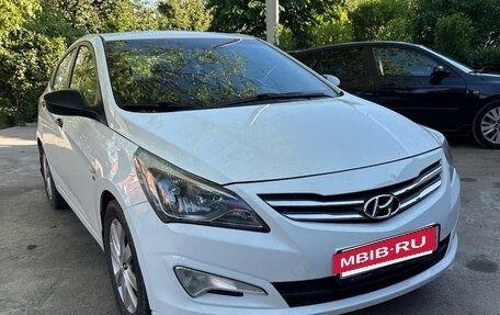 Hyundai Solaris II рестайлинг, 2015 год, 914 000 рублей, 2 фотография