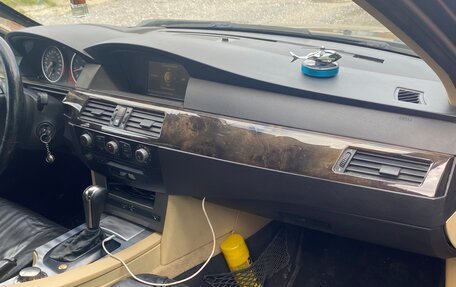 BMW 5 серия, 2005 год, 740 000 рублей, 13 фотография