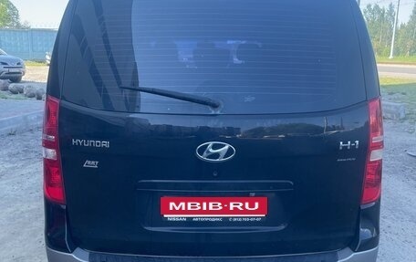 Hyundai H-1 II рестайлинг, 2011 год, 1 500 000 рублей, 4 фотография