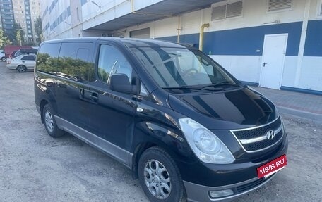 Hyundai H-1 II рестайлинг, 2011 год, 1 500 000 рублей, 2 фотография