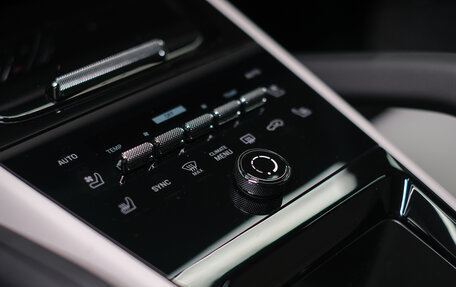 Porsche Cayenne III, 2025 год, 25 165 000 рублей, 28 фотография
