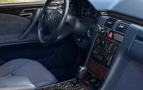 Mercedes-Benz E-Класс, 2000 год, 780 000 рублей, 13 фотография