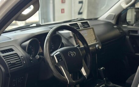 Toyota Land Cruiser Prado 150 рестайлинг 2, 2014 год, 2 900 000 рублей, 12 фотография