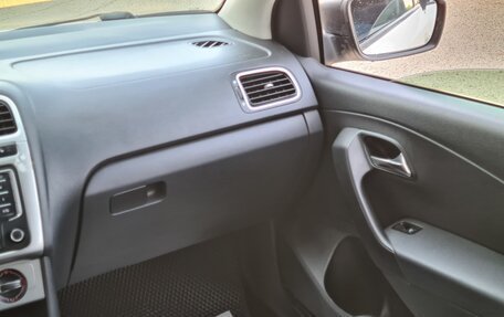 Volkswagen Polo VI (EU Market), 2013 год, 650 000 рублей, 23 фотография