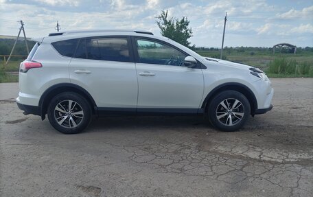 Toyota RAV4, 2017 год, 2 370 000 рублей, 4 фотография