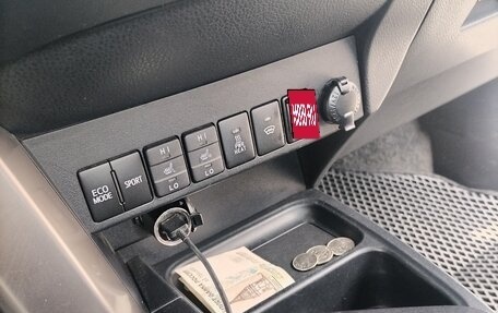 Toyota RAV4, 2017 год, 2 370 000 рублей, 10 фотография