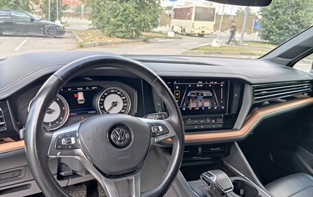 Volkswagen Touareg III, 2018 год, 4 600 000 рублей, 11 фотография