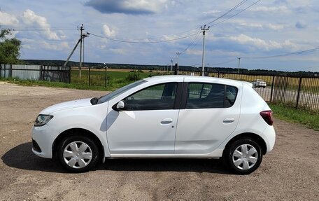Renault Sandero II рестайлинг, 2017 год, 925 000 рублей, 2 фотография