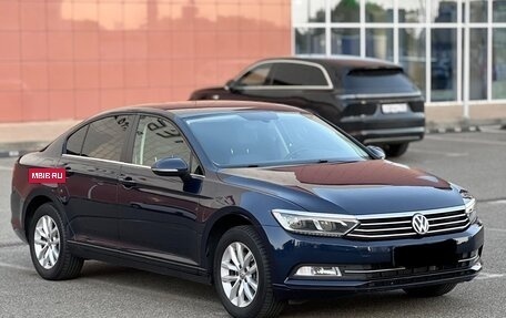 Volkswagen Passat B8 рестайлинг, 2015 год, 1 850 000 рублей, 2 фотография