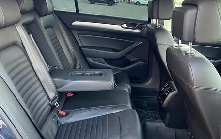 Volkswagen Passat B8 рестайлинг, 2015 год, 1 850 000 рублей, 15 фотография
