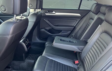 Volkswagen Passat B8 рестайлинг, 2015 год, 1 850 000 рублей, 11 фотография