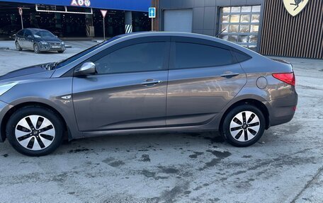 Hyundai Solaris II рестайлинг, 2013 год, 899 999 рублей, 8 фотография