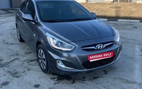 Hyundai Solaris II рестайлинг, 2013 год, 899 999 рублей, 6 фотография