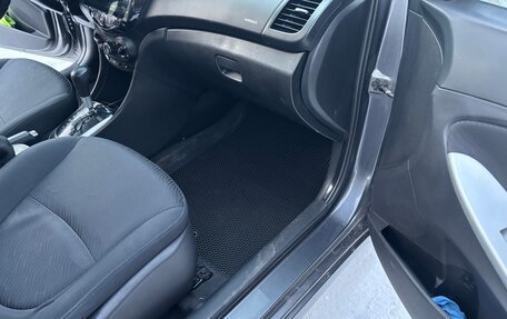 Hyundai Solaris II рестайлинг, 2013 год, 899 999 рублей, 20 фотография
