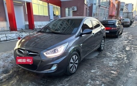 Hyundai Solaris II рестайлинг, 2013 год, 899 999 рублей, 12 фотография