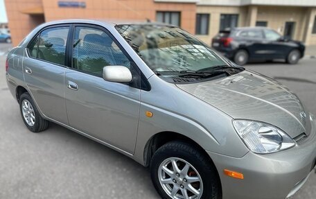 Toyota Prius IV XW50, 2001 год, 750 000 рублей, 14 фотография