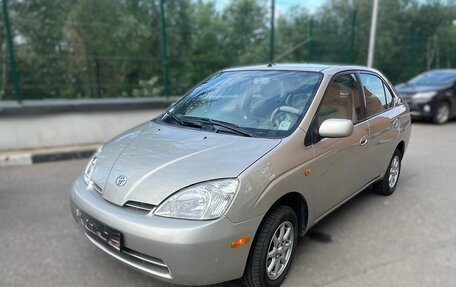 Toyota Prius IV XW50, 2001 год, 750 000 рублей, 13 фотография