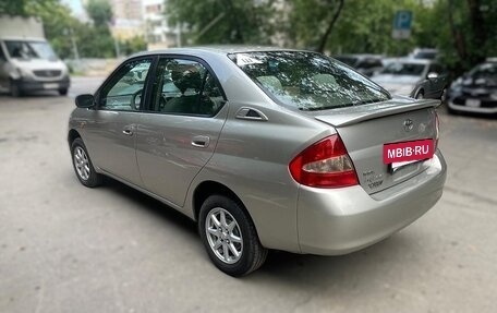 Toyota Prius IV XW50, 2001 год, 750 000 рублей, 11 фотография