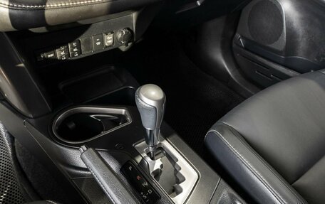 Toyota RAV4, 2017 год, 2 670 000 рублей, 5 фотография