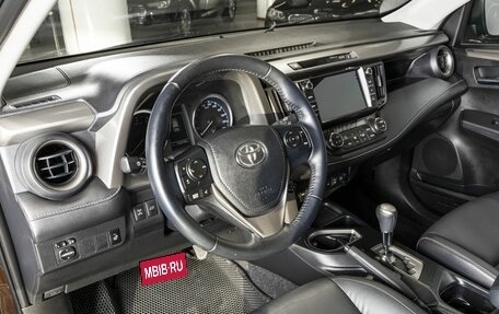 Toyota RAV4, 2017 год, 2 670 000 рублей, 3 фотография