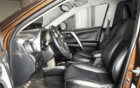 Toyota RAV4, 2017 год, 2 670 000 рублей, 11 фотография