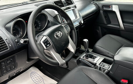 Toyota Land Cruiser Prado 150 рестайлинг 2, 2014 год, 3 149 000 рублей, 9 фотография